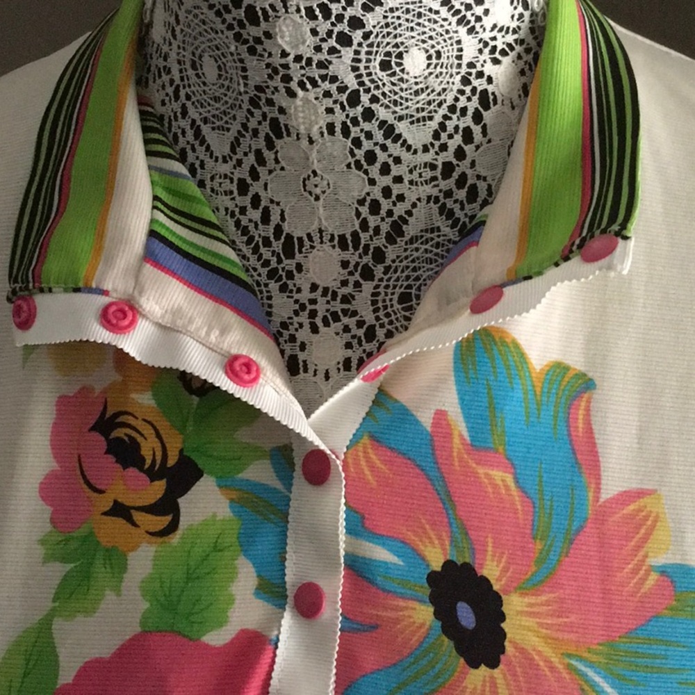 FLOWER VINTAGE LOOK TOP - Picture 3 of 5